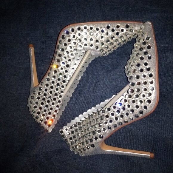 AZALEA WANG " ALL ABOUT ME " RHINESTONE EMBELLISHED PUMP IN SILVER ( BRAND NEW - Picture 6 of 7